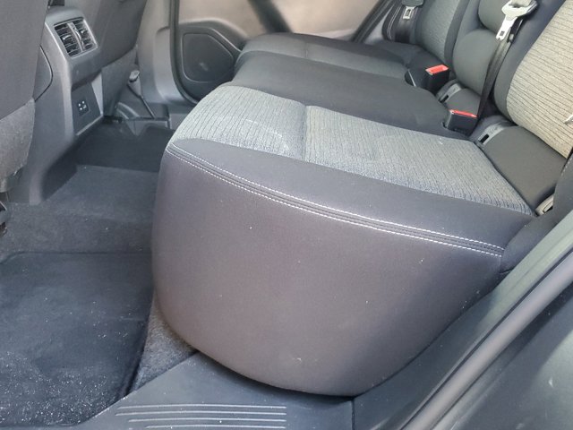 Vehicle image 18 of 33