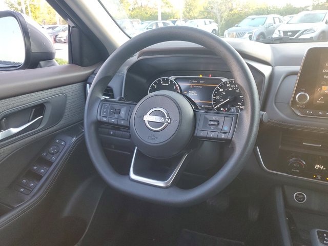 Vehicle image 21 of 33