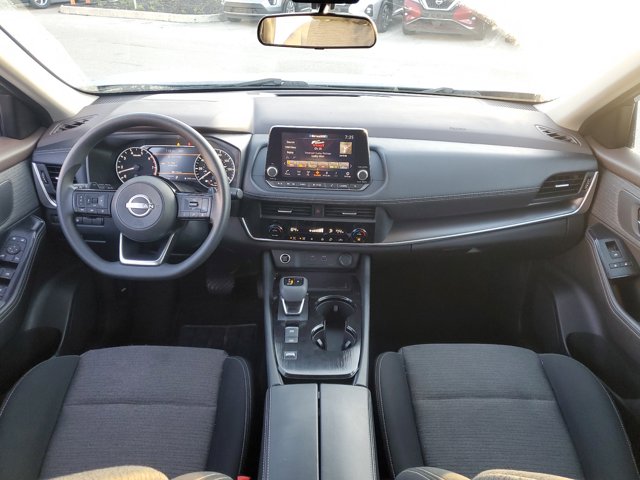 Vehicle image 20 of 33