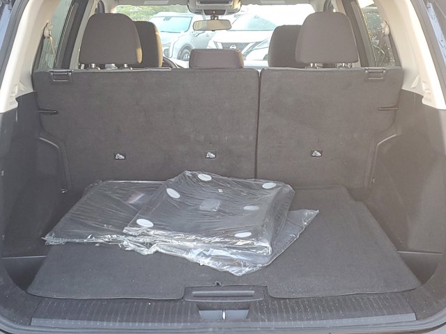 Vehicle image 14 of 33