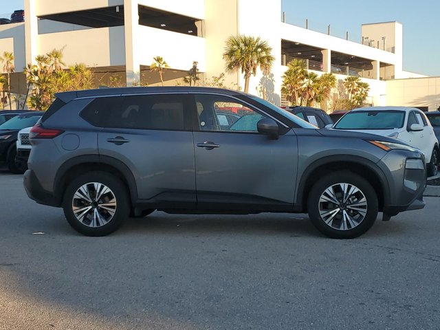 Vehicle image 7 of 33