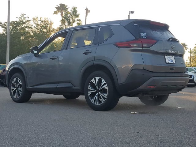 Vehicle image 8 of 33