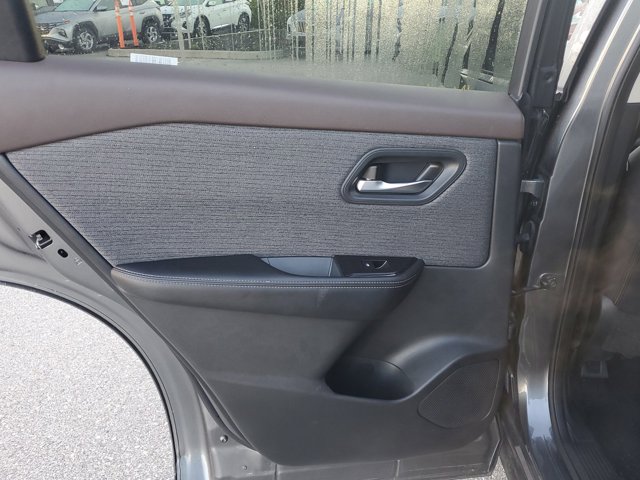 Vehicle image 15 of 33