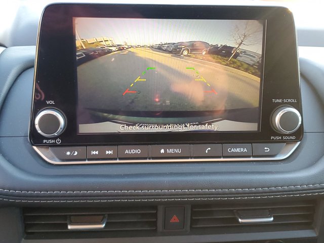 Vehicle image 29 of 33