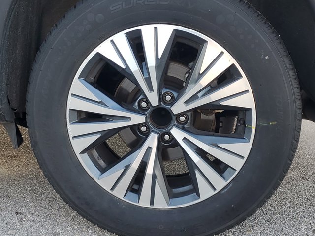 Vehicle image 12 of 33