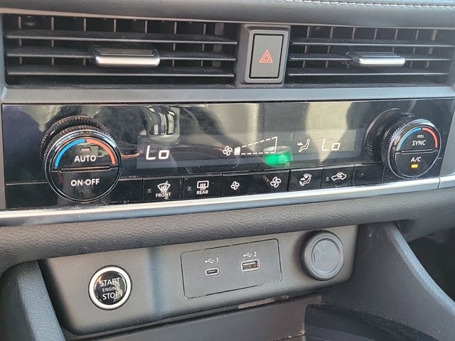 Vehicle image 28 of 31