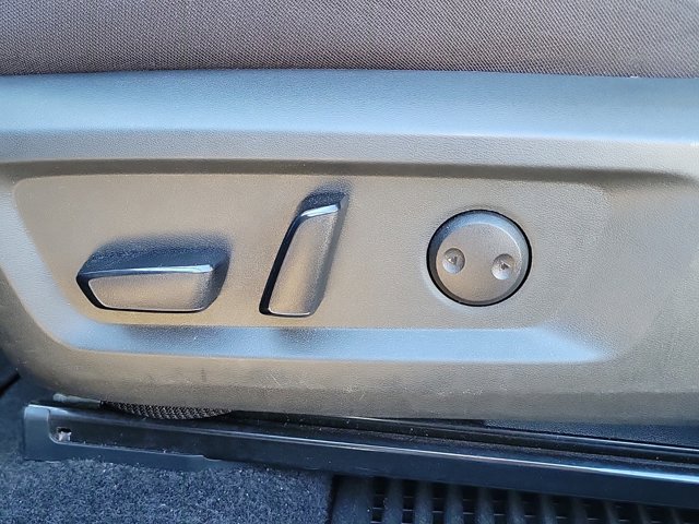 Vehicle image 20 of 31