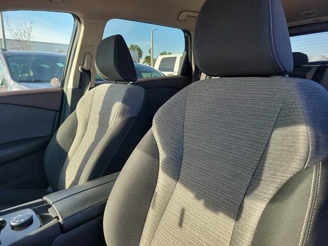 Vehicle image 19 of 31