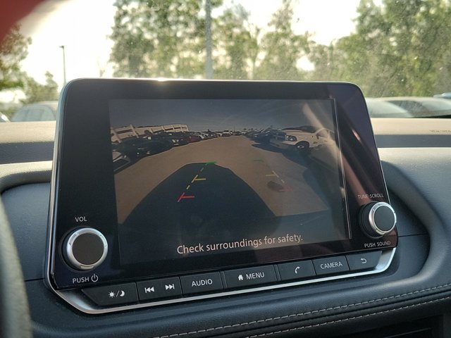 Vehicle image 27 of 31