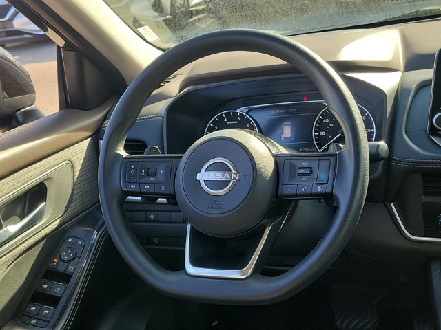 Vehicle image 18 of 31