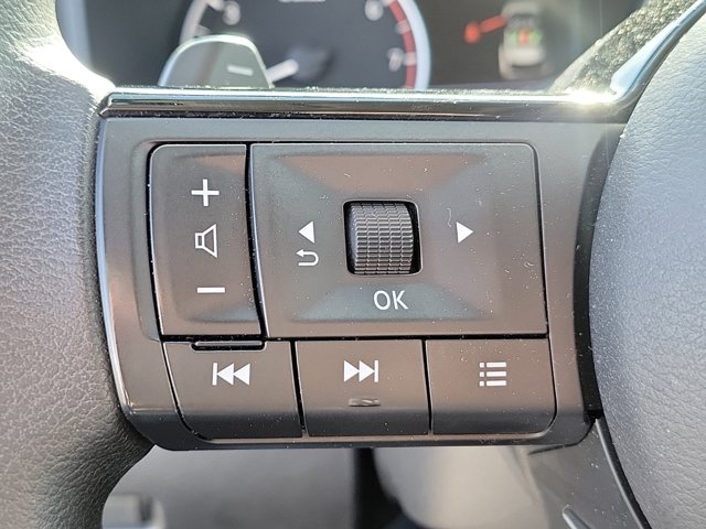 Vehicle image 24 of 31