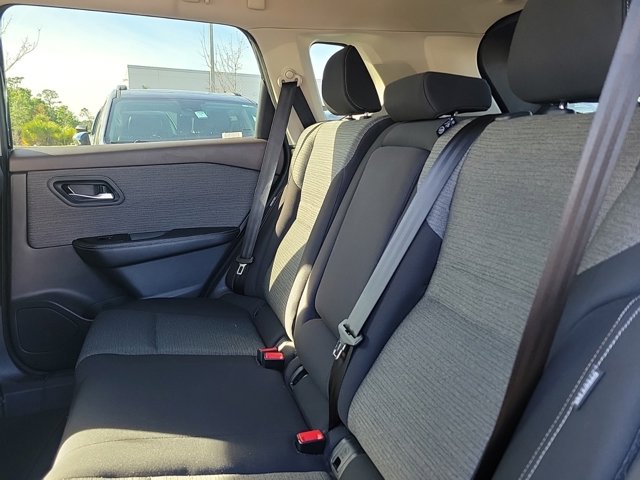 Vehicle image 14 of 31