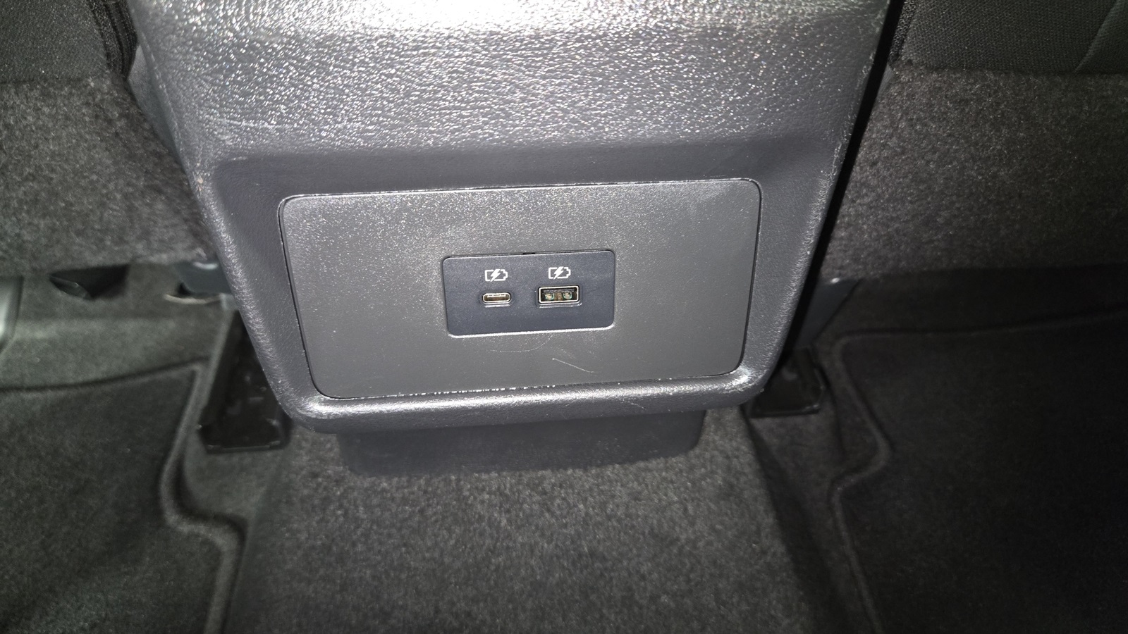 2023 Nissan Rogue SV Image 24 of 32