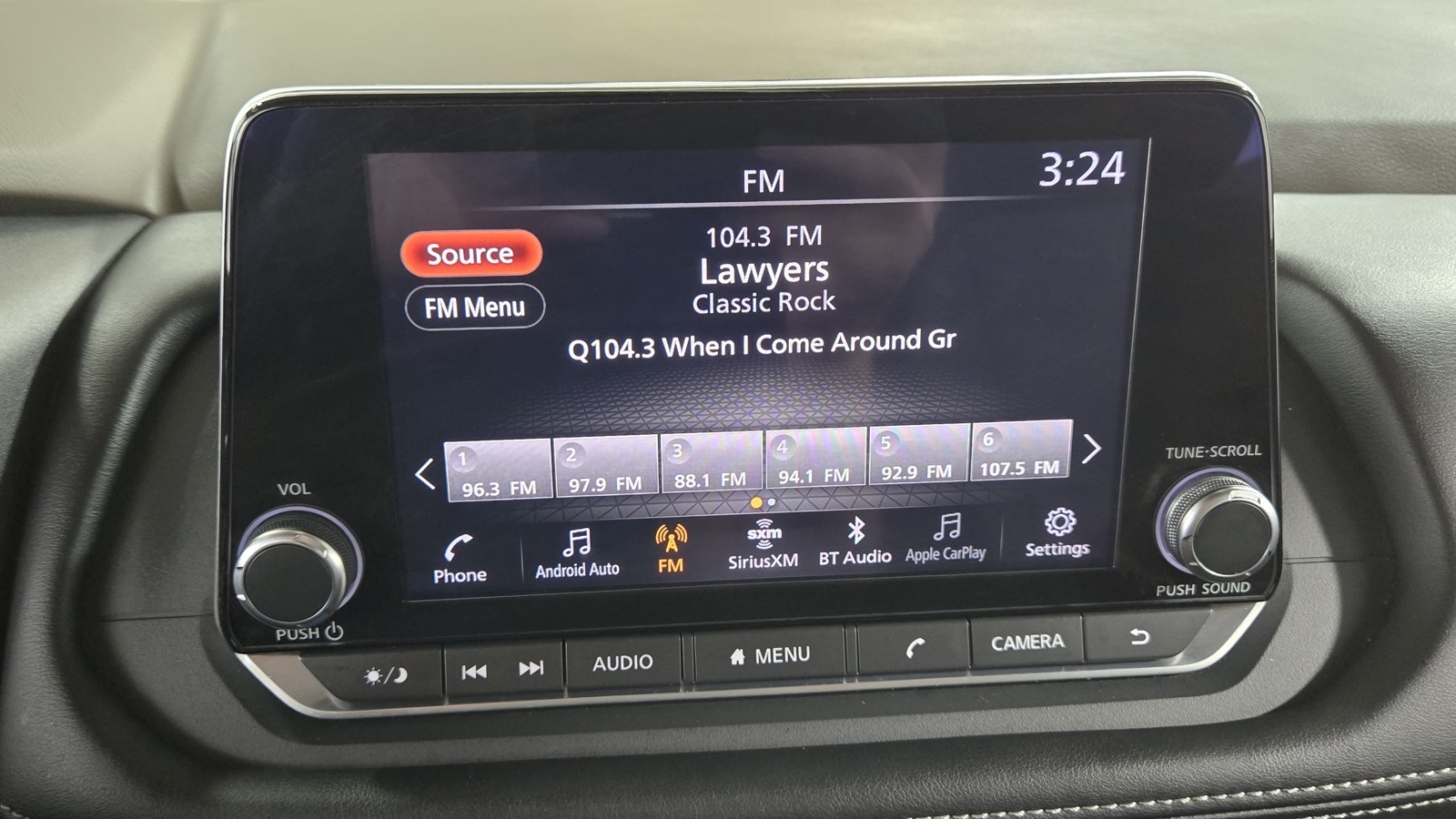 2023 Nissan Rogue SV Image 13 of 32