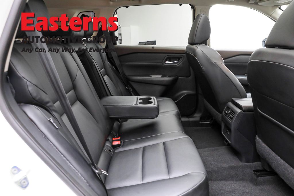 2023 Nissan Rogue SV Image 44 of 67