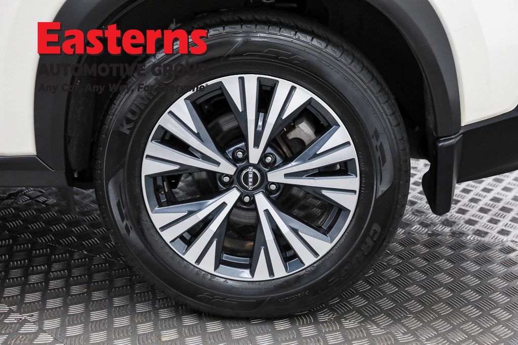 2023 Nissan Rogue SV Image 39 of 67