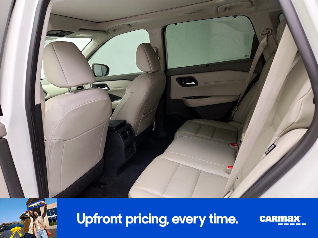 2023 Nissan Rogue SV Image 11 of 26