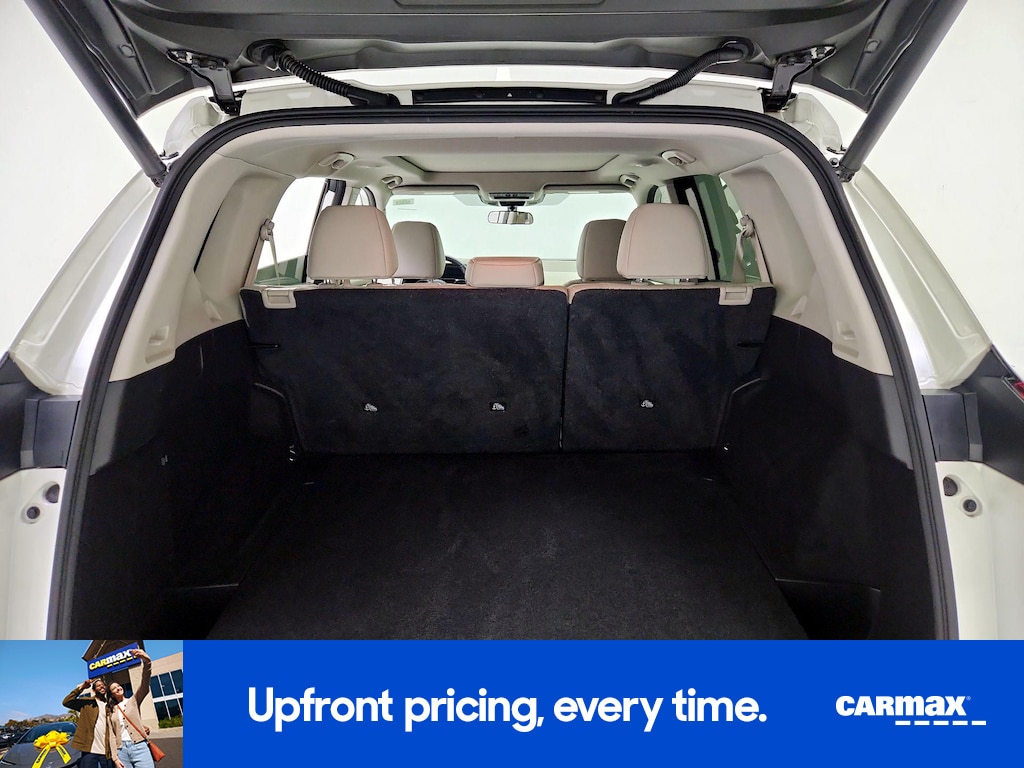 2023 Nissan Rogue SV Image 10 of 26