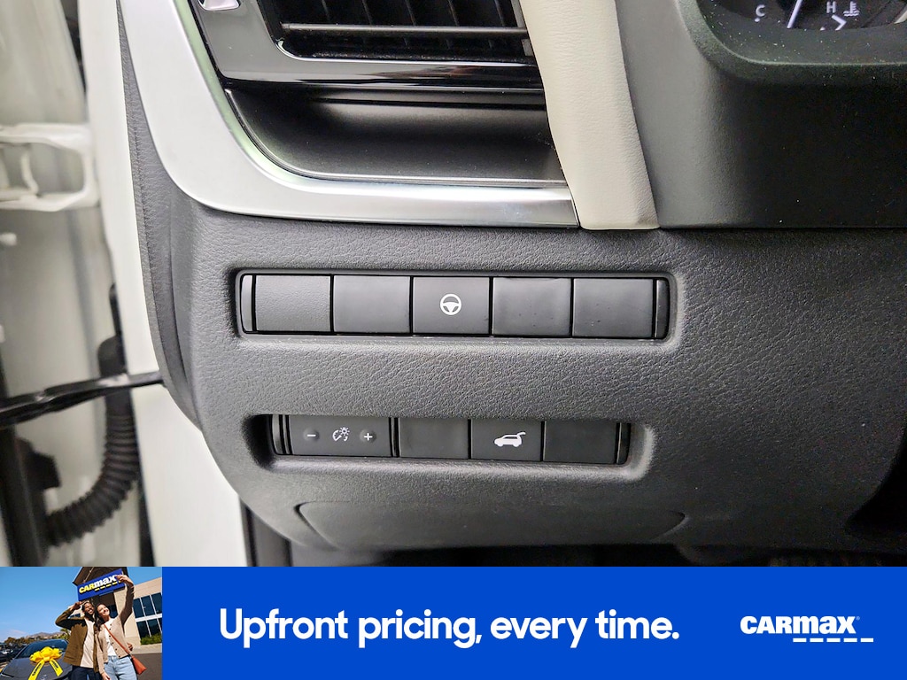 2023 Nissan Rogue SV Image 19 of 26