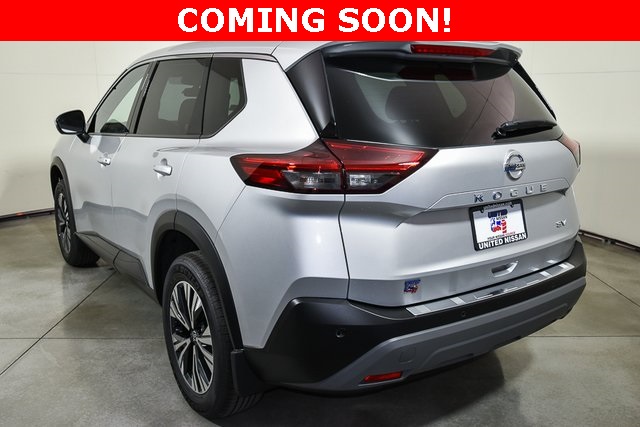 2023 Nissan Rogue SV Image 8 of 38
