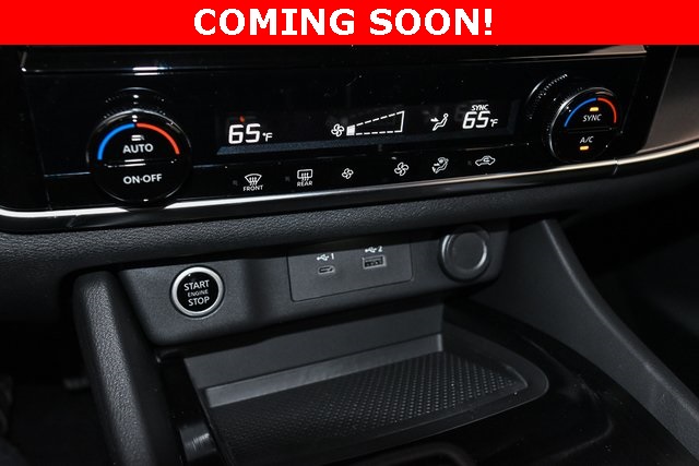 2023 Nissan Rogue SV Image 25 of 38