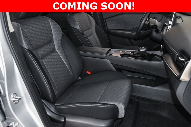 2023 Nissan Rogue SV Image 15 of 38