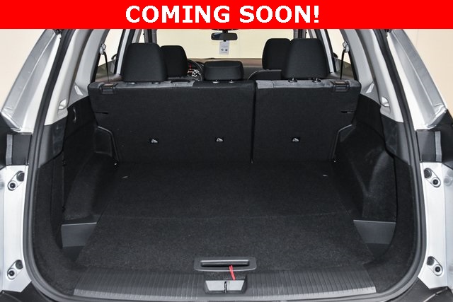 2023 Nissan Rogue SV Image 14 of 38