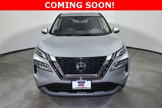 2023 Nissan Rogue SV Image 3 of 38