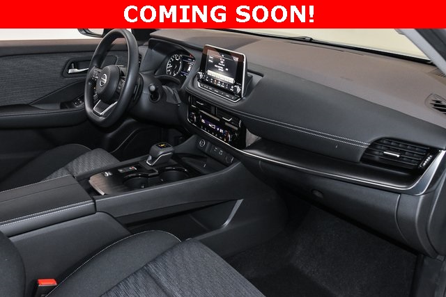 2023 Nissan Rogue SV Image 19 of 38