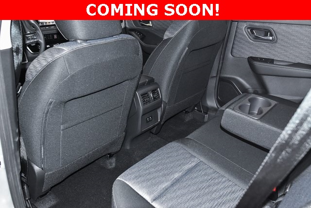 2023 Nissan Rogue SV Image 35 of 38