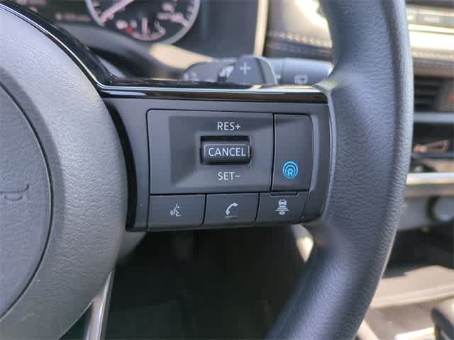 Vehicle image 30 of 37