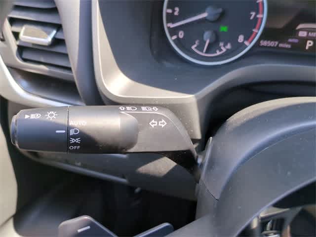 Vehicle image 32 of 37