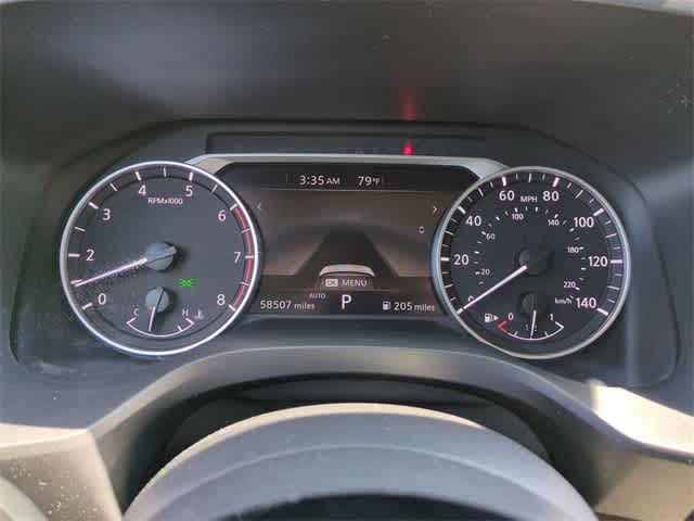 Vehicle image 21 of 37