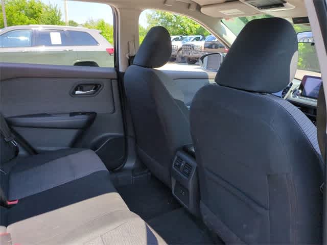 Vehicle image 14 of 37