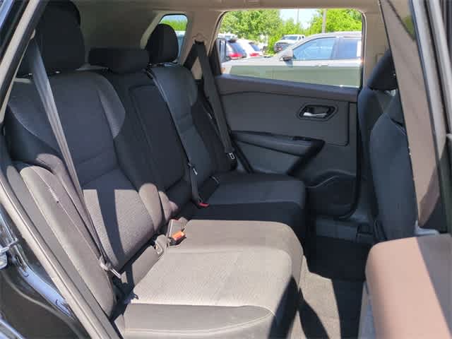 Vehicle image 16 of 37