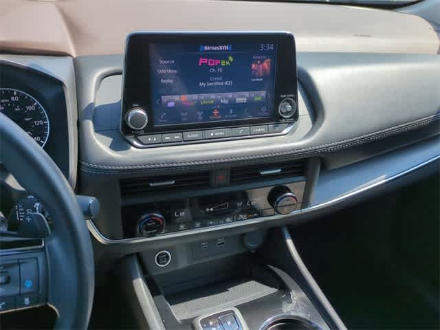 Vehicle image 23 of 37