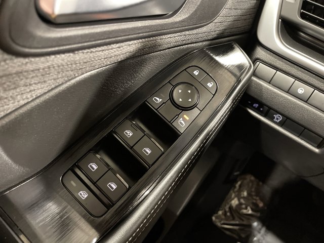 Vehicle image 21 of 27