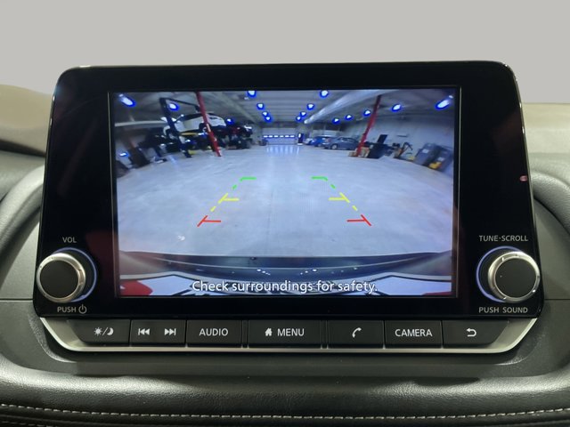 Vehicle image 23 of 27