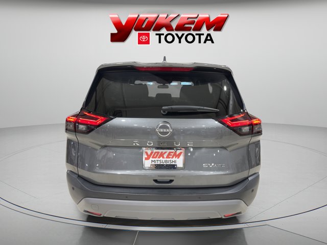 Vehicle image 7 of 27