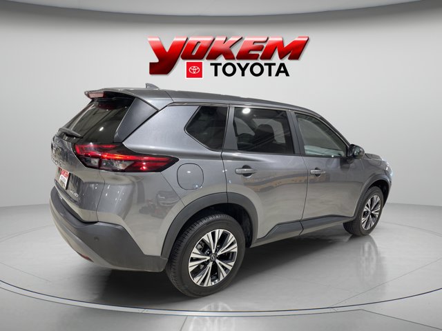 Vehicle image 3 of 27