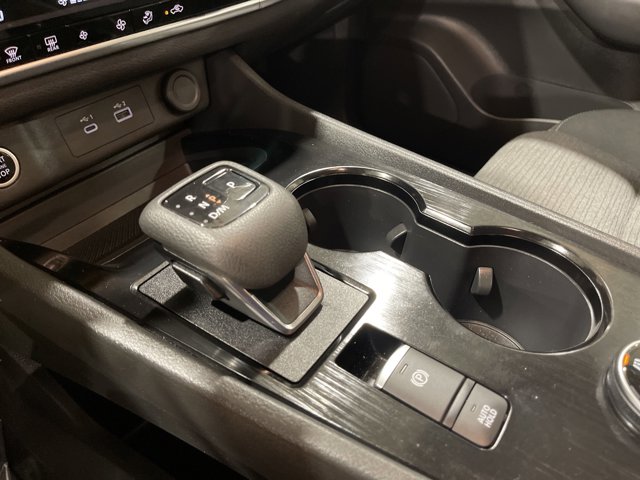Vehicle image 25 of 27
