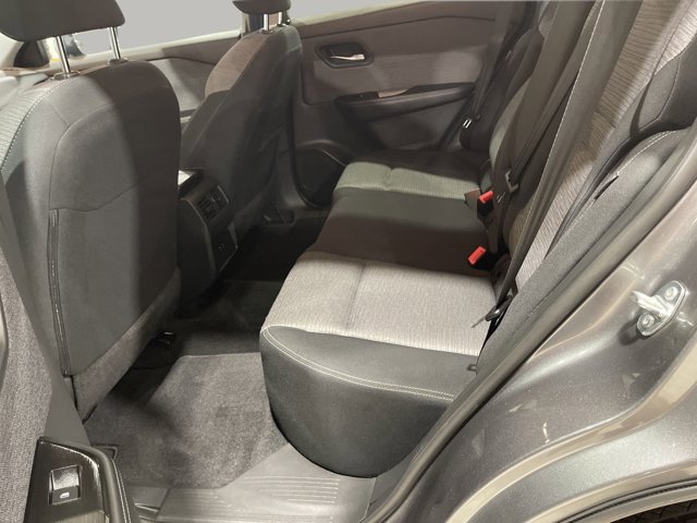 Vehicle image 13 of 27
