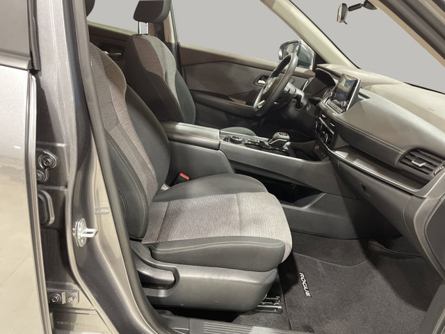 Vehicle image 14 of 27