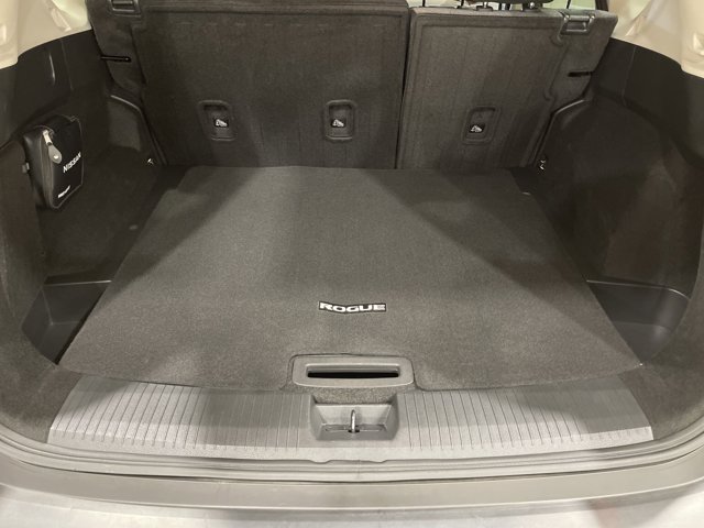 Vehicle image 9 of 27