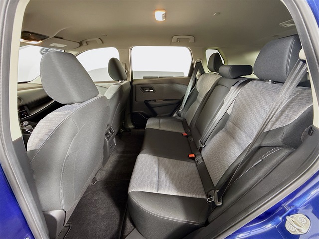 2023 Nissan Rogue SV Image 16 of 34