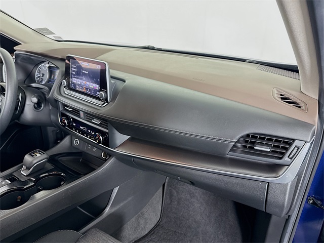 2023 Nissan Rogue SV Image 18 of 34