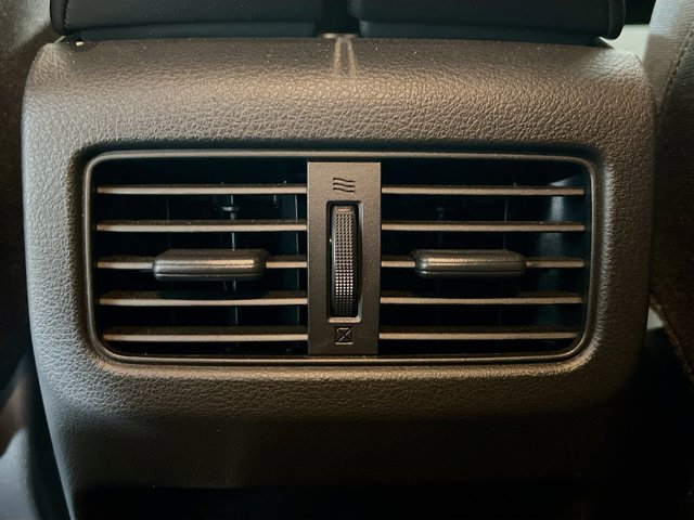 2023 Nissan Rogue SV Image 18 of 23