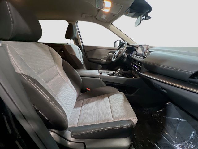 2023 Nissan Rogue SV Image 11 of 23