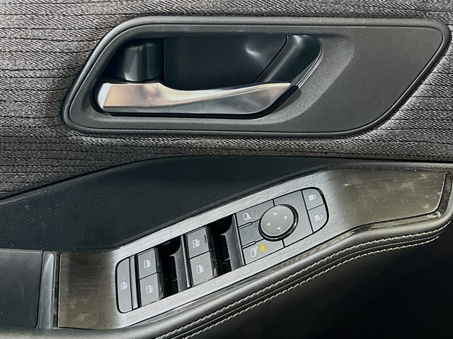 2023 Nissan Rogue SV Image 21 of 23