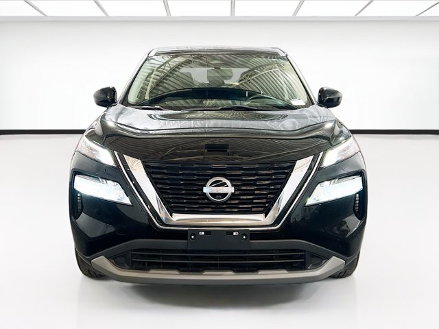 2023 Nissan Rogue SV Image 2 of 23